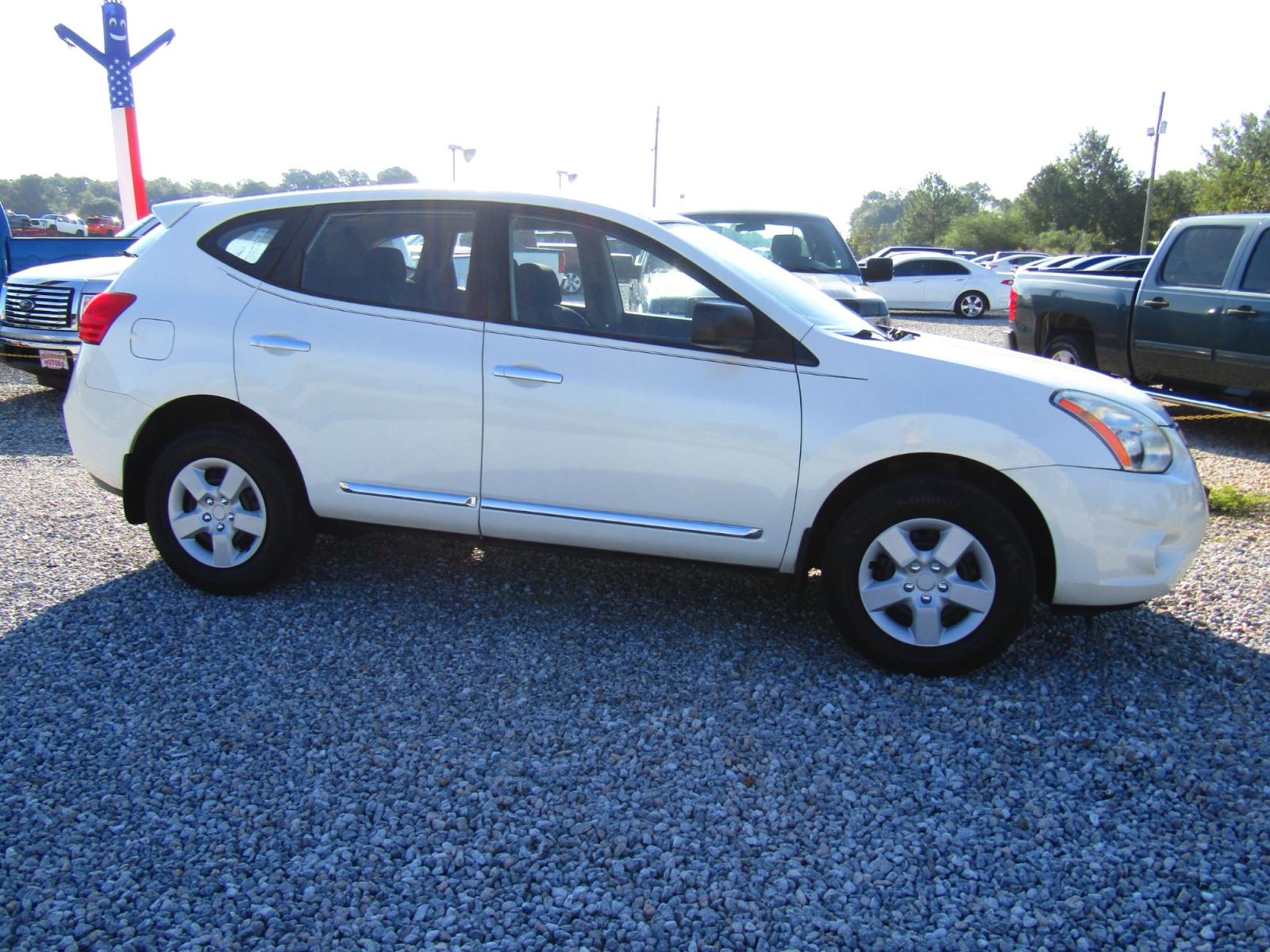 2013 WHITE /Brown/Beige Nissan Rogue S 2WD (JN8AS5MT3DW) with an 2.5L L4 DOHC 16V engine, Automatic transmission, located at 15016 S Hwy 231, Midland City, AL, 36350, (334) 983-3001, 31.306210, -85.495277 - Photo #0