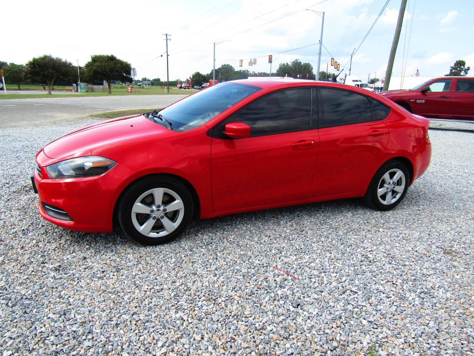 2016 Red /Black Dodge Dart SXT (1C3CDFBB2GD) with an 2.4L L4 DOHC 16V engine, Automatic transmission, located at 15016 S Hwy 231, Midland City, AL, 36350, (334) 983-3001, 31.306210, -85.495277 - Photo #2