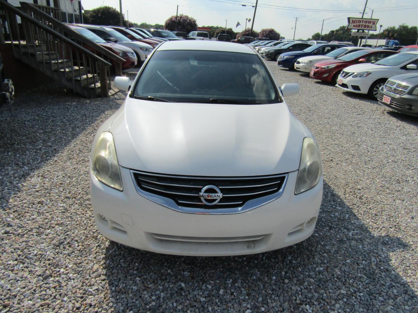 2012 WHITE /Gray Nissan Altima 2.5 S (1N4AL2AP0CC) with an 2.5L L4 DOHC 16V engine, Automatic transmission, located at 15016 S Hwy 231, Midland City, AL, 36350, (334) 983-3001, 31.306210, -85.495277 - Photo#1