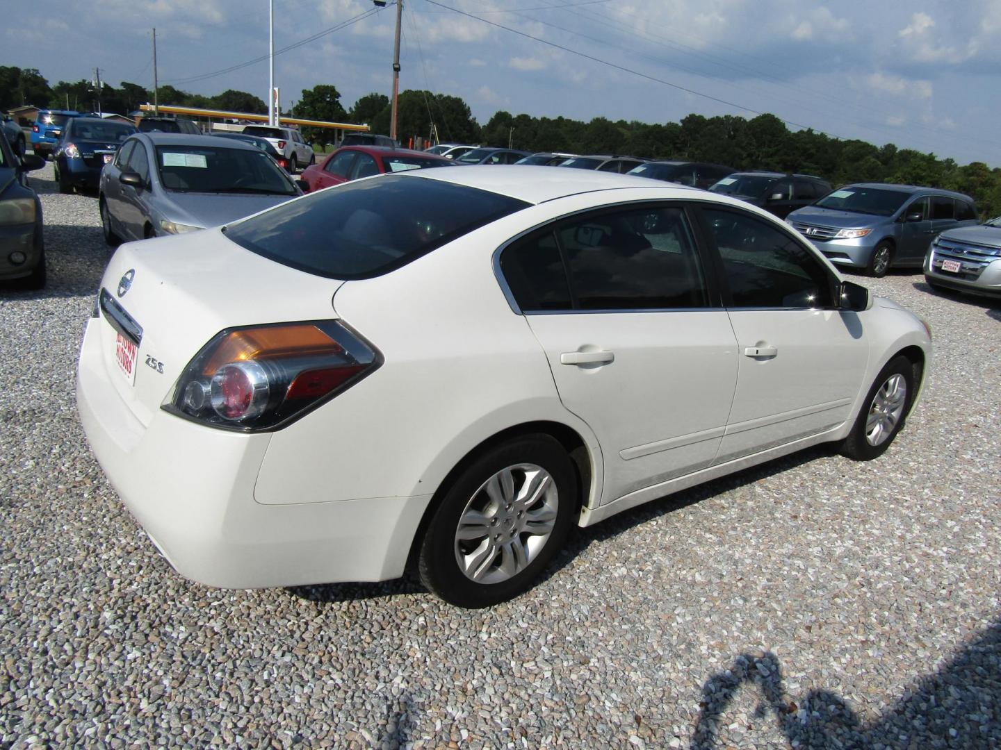 2012 WHITE /Gray Nissan Altima 2.5 S (1N4AL2AP0CC) with an 2.5L L4 DOHC 16V engine, Automatic transmission, located at 15016 S Hwy 231, Midland City, AL, 36350, (334) 983-3001, 31.306210, -85.495277 - Photo#7