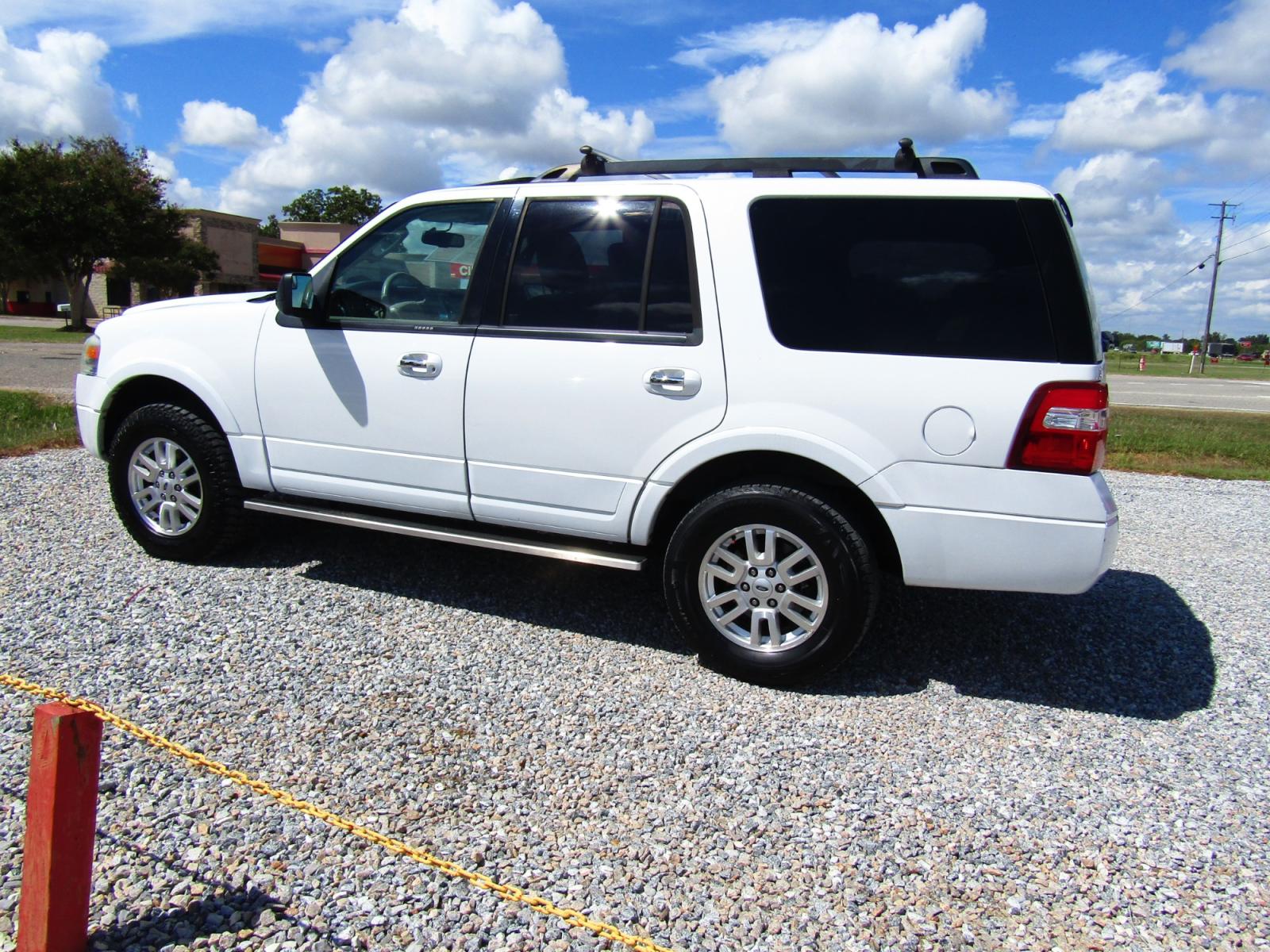 2013 WHITE Ford Expedition King Ranch 2WD (1FMJU1H58DE) with an 5.4L V8 SOHC 16V FFV engine, Automatic transmission, located at 15016 S Hwy 231, Midland City, AL, 36350, (334) 983-3001, 31.306210, -85.495277 - Photo #5