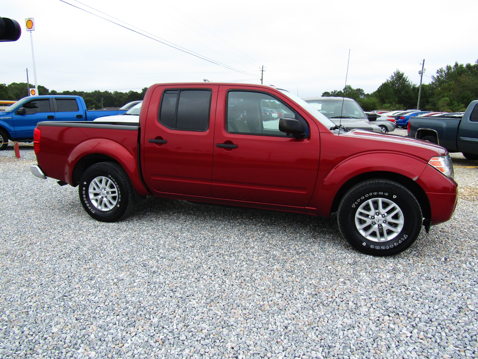photo of 2015 Nissan Frontier 