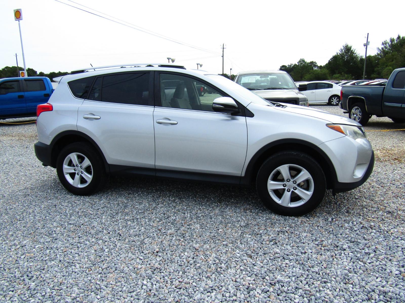 2013 Silver /Gray Toyota RAV4 XLE FWD (JTMWFREV8D5) with an 2.5L L4 DOHC 16V engine, Automatic transmission, located at 15016 S Hwy 231, Midland City, AL, 36350, (334) 983-3001, 31.306210, -85.495277 - Photo #0