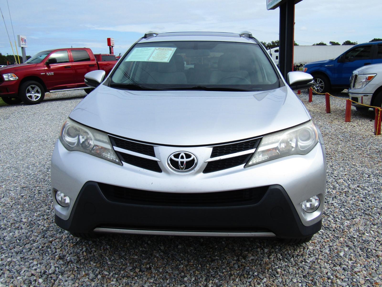 2013 Silver /Gray Toyota RAV4 XLE FWD (JTMWFREV8D5) with an 2.5L L4 DOHC 16V engine, Automatic transmission, located at 15016 S Hwy 231, Midland City, AL, 36350, (334) 983-3001, 31.306210, -85.495277 - Photo #1