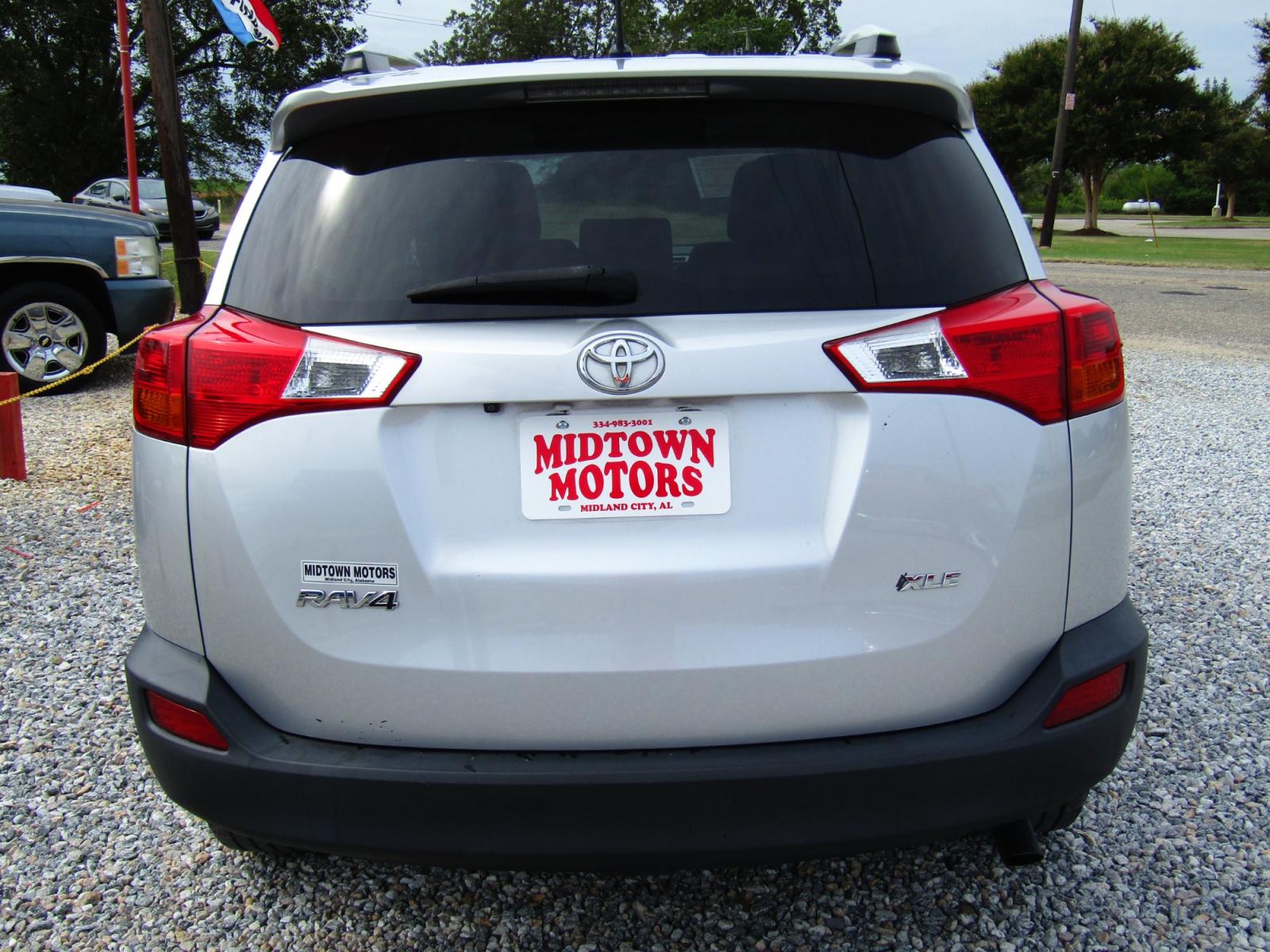 2013 Silver /Gray Toyota RAV4 XLE FWD (JTMWFREV8D5) with an 2.5L L4 DOHC 16V engine, Automatic transmission, located at 15016 S Hwy 231, Midland City, AL, 36350, (334) 983-3001, 31.306210, -85.495277 - Photo #6