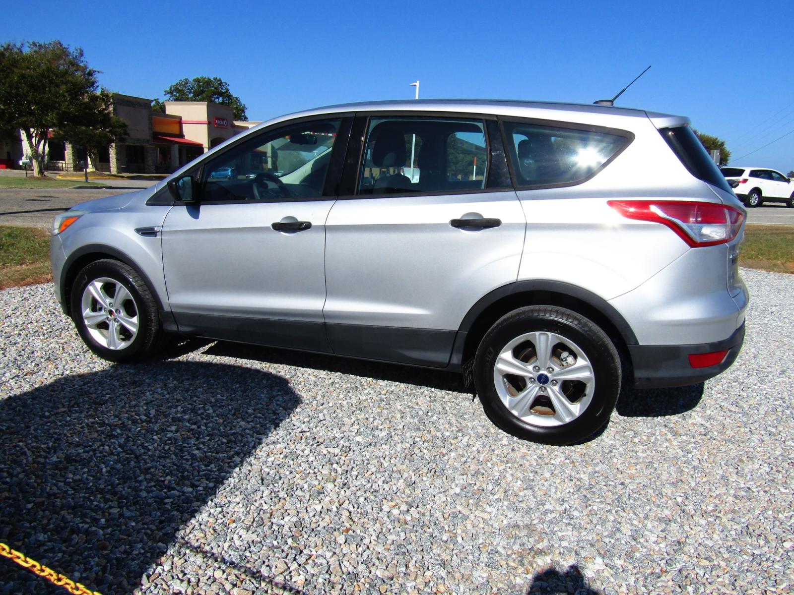 2014 Silver /Gray Ford Escape S FWD (1FMCU0F75EU) with an 2.5L L4 DOHC 16V engine, Automatic transmission, located at 15016 S Hwy 231, Midland City, AL, 36350, (334) 983-3001, 31.306210, -85.495277 - Photo #5