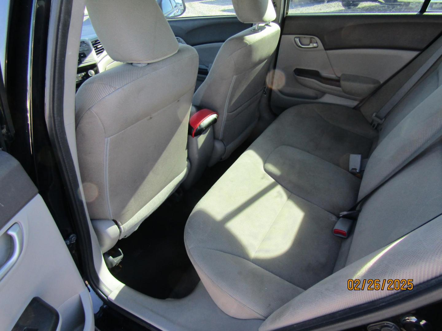 2012 Black /Gray Honda Civic LX Sedan 5-Speed AT (19XFB2F5XCE) with an 1.8L L4 SOHC 16V engine, Automatic transmission, located at 15016 S Hwy 231, Midland City, AL, 36350, (334) 983-3001, 31.306210, -85.495277 - Photo#4