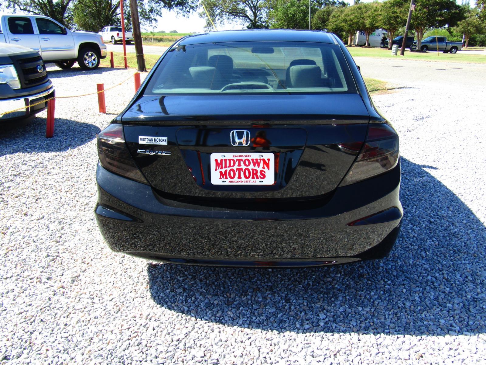 2012 Black /Gray Honda Civic LX Sedan 5-Speed AT (19XFB2F5XCE) with an 1.8L L4 SOHC 16V engine, Automatic transmission, located at 15016 S Hwy 231, Midland City, AL, 36350, (334) 983-3001, 31.306210, -85.495277 - Photo #6