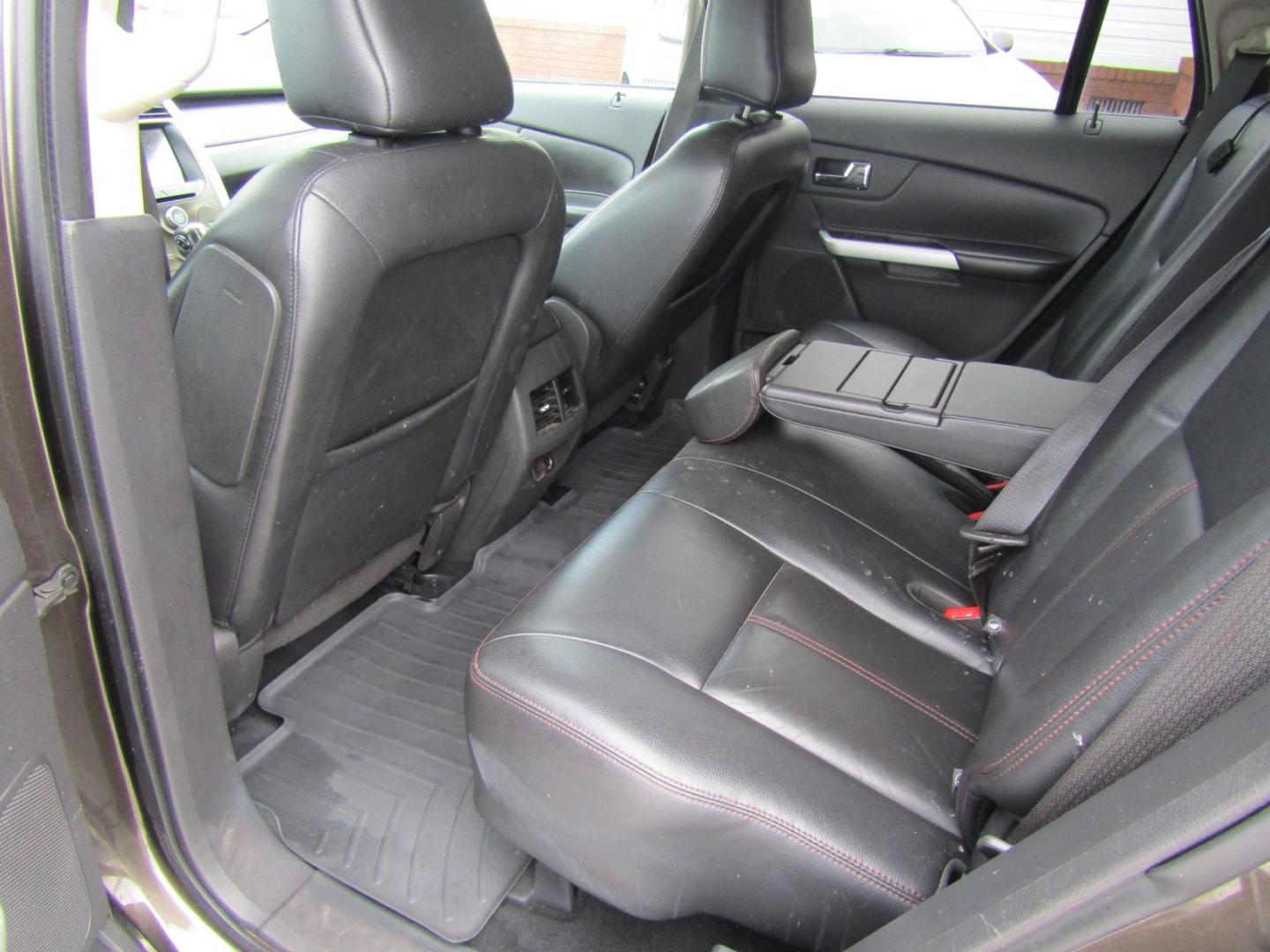 2011 Brown /Tan Ford Edge SEL FWD (2FMDK3JC5BB) with an 3.5L V6 DOHC 24V engine, Automatic transmission, located at 15016 S Hwy 231, Midland City, AL, 36350, (334) 983-3001, 31.306210, -85.495277 - Photo#4