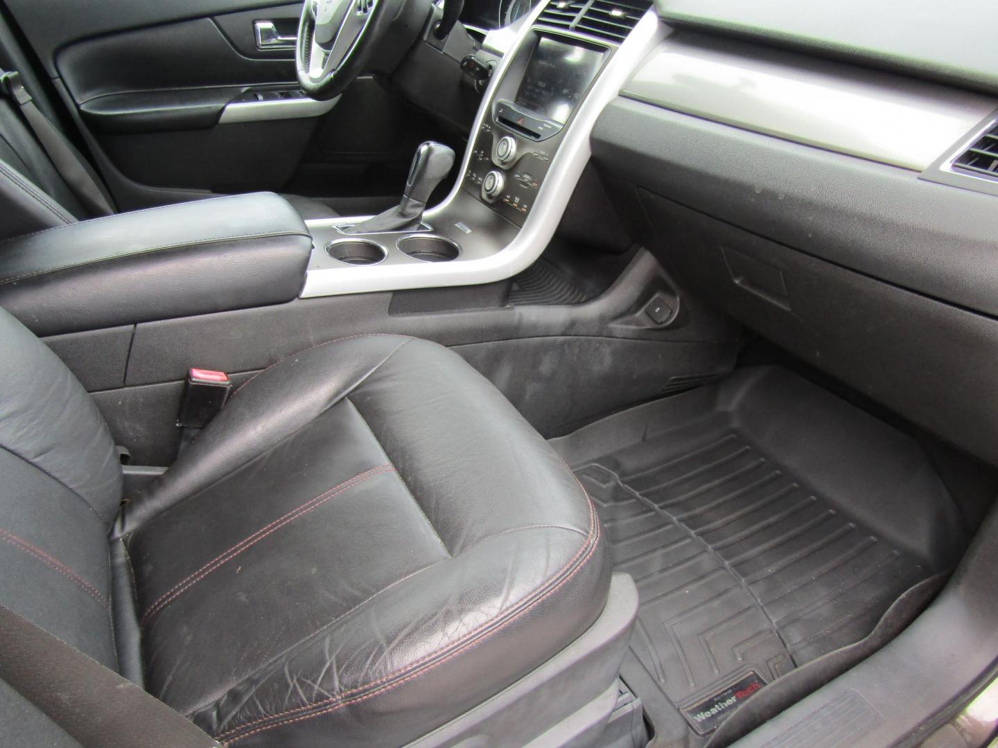 2011 Brown /Tan Ford Edge SEL FWD (2FMDK3JC5BB) with an 3.5L V6 DOHC 24V engine, Automatic transmission, located at 15016 S Hwy 231, Midland City, AL, 36350, (334) 983-3001, 31.306210, -85.495277 - Photo#9