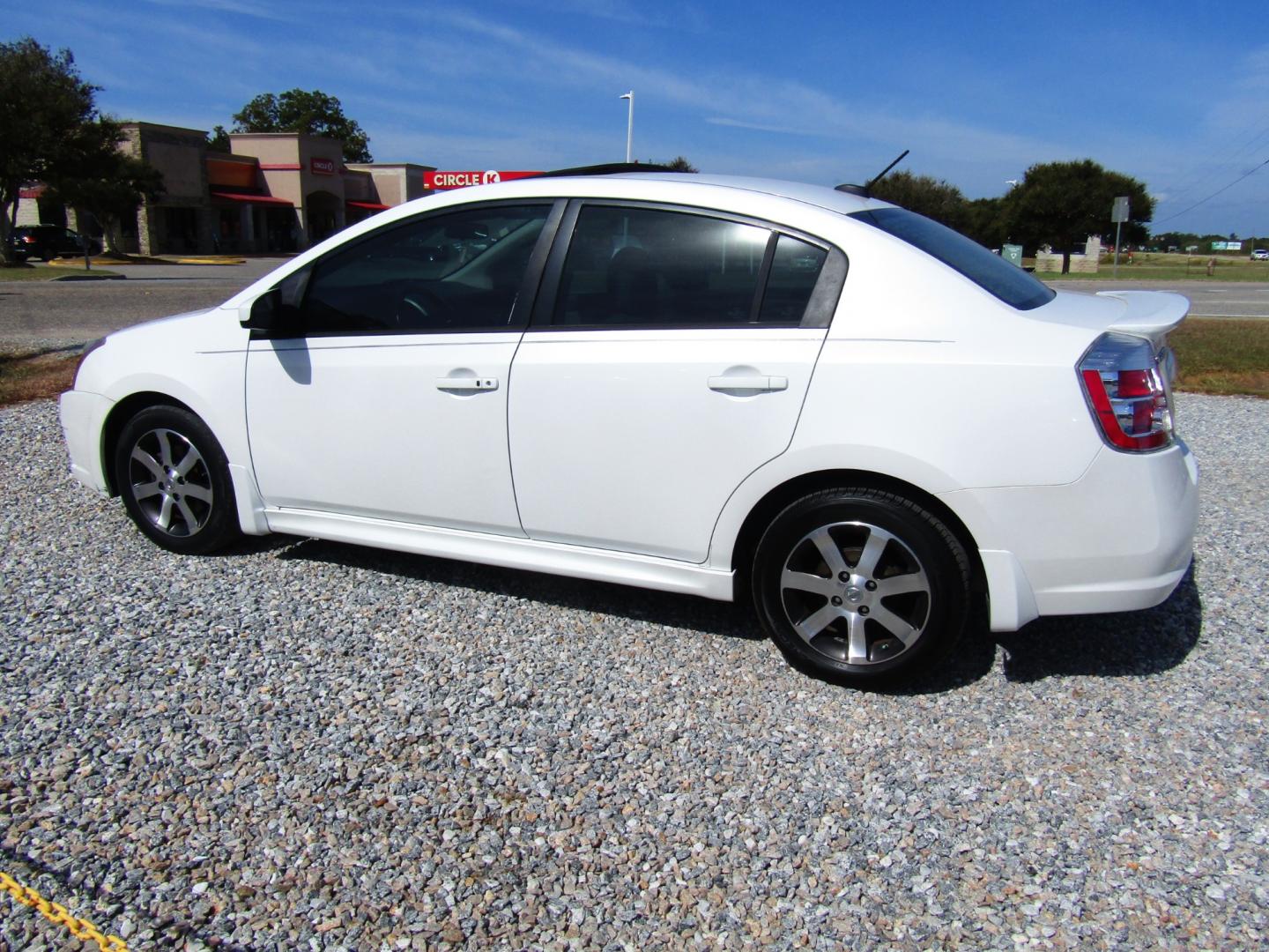 2012 WHITE /Gray Nissan Sentra 2.0 (3N1AB6AP2CL) with an 2.0L L4 DOHC 16V engine, Automatic transmission, located at 15016 S Hwy 231, Midland City, AL, 36350, (334) 983-3001, 31.306210, -85.495277 - Photo#6
