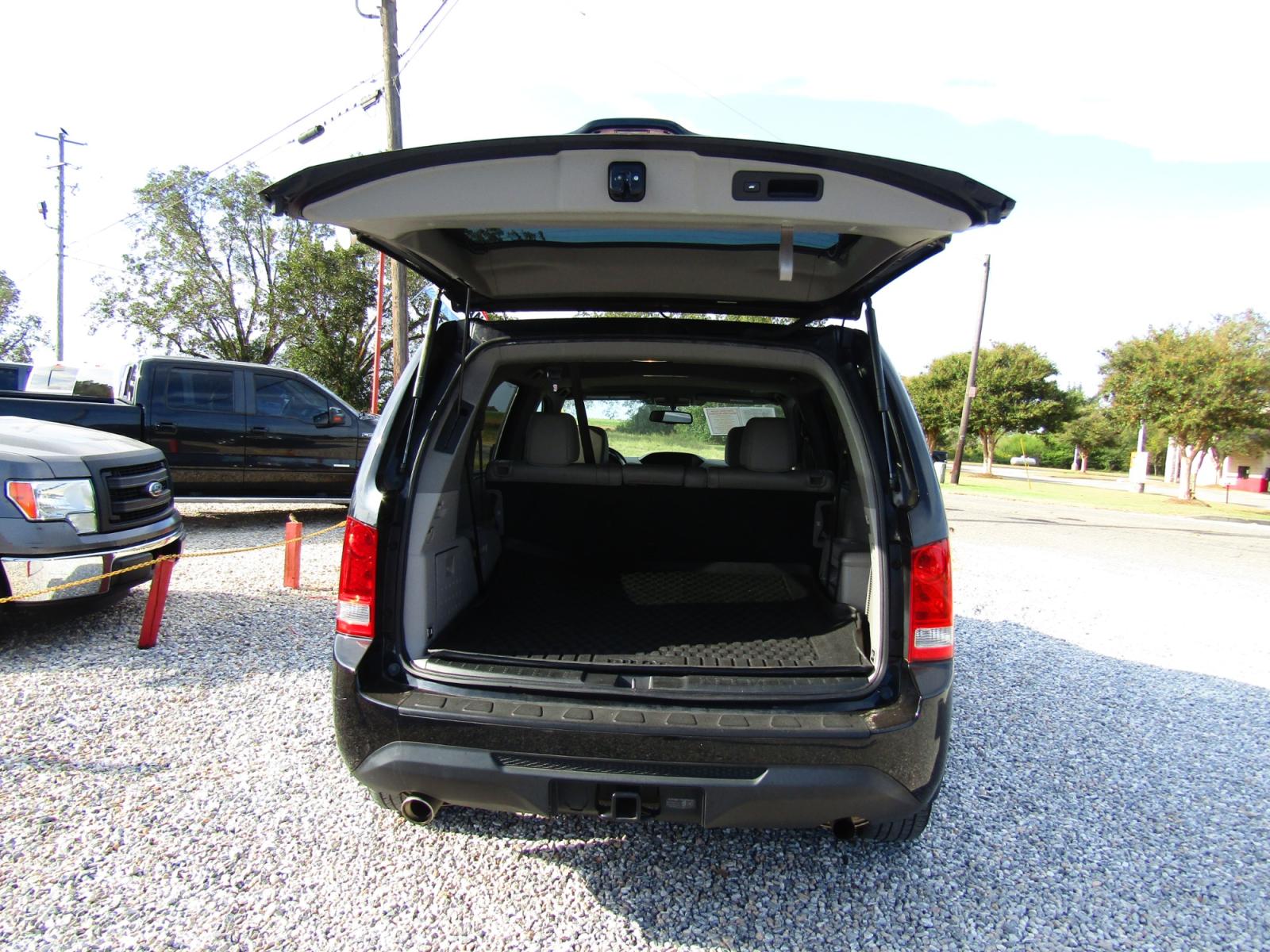 2013 Black /Gray Honda Pilot EX-L 2WD 5-Spd AT with Navigation (5FNYF3H73DB) with an 3.5L V6 SOHC 24V engine, Automatic transmission, located at 15016 S Hwy 231, Midland City, AL, 36350, (334) 983-3001, 31.306210, -85.495277 - Photo #7