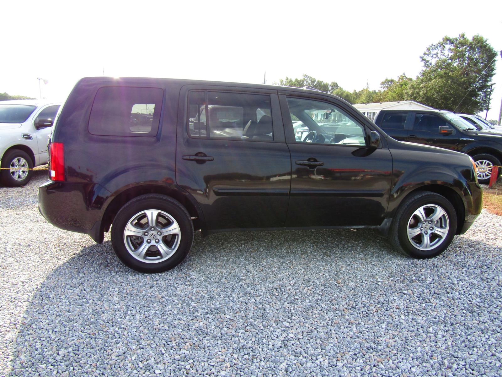 2013 Black /Gray Honda Pilot EX-L 2WD 5-Spd AT with Navigation (5FNYF3H73DB) with an 3.5L V6 SOHC 24V engine, Automatic transmission, located at 15016 S Hwy 231, Midland City, AL, 36350, (334) 983-3001, 31.306210, -85.495277 - Photo #8
