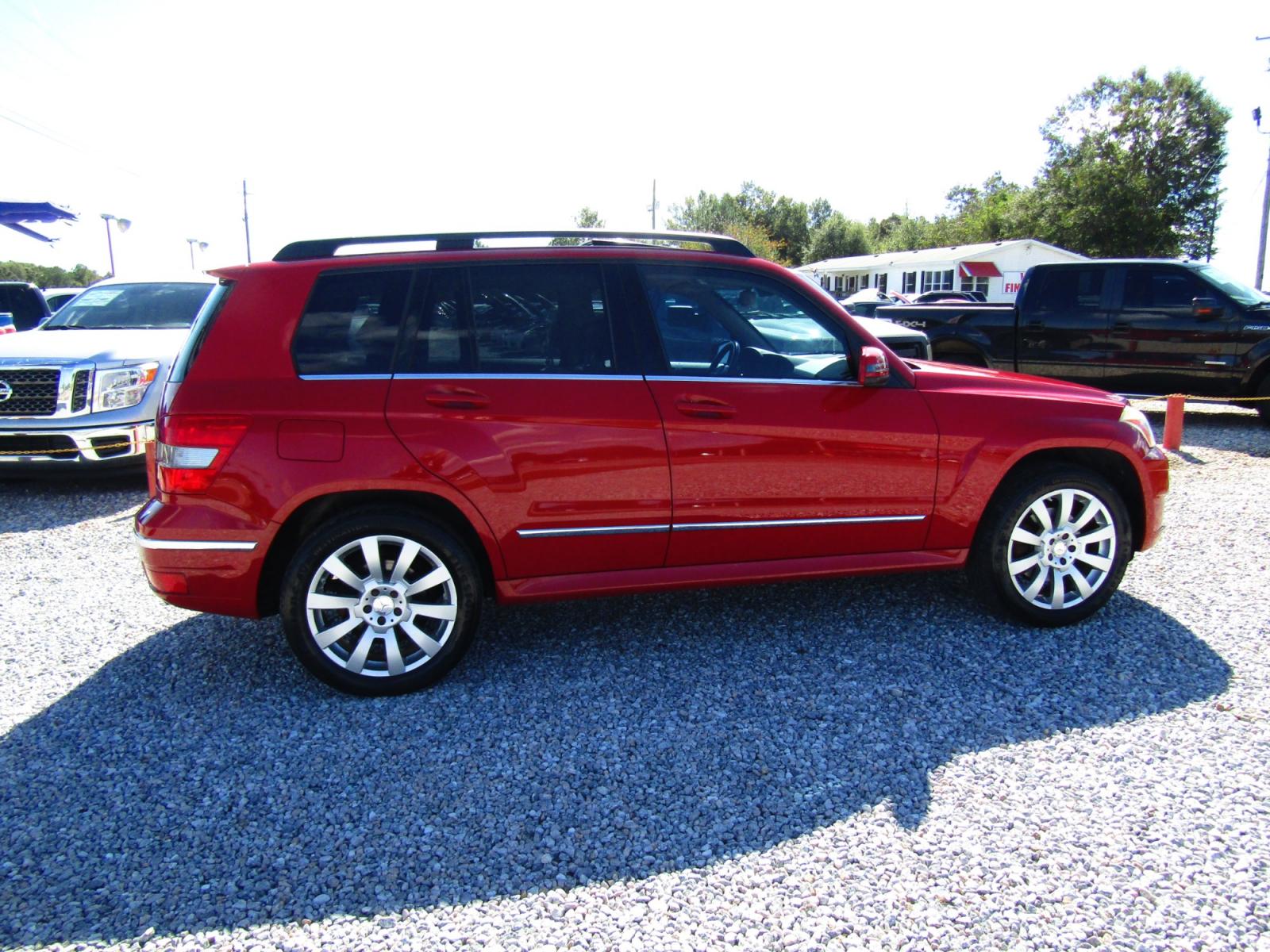 2011 Red /Tan Mercedes-Benz GLK-Class GLK350 (WDCGG5GB4BF) with an V6, 3.5 Liter engine, Automatic transmission, located at 15016 S Hwy 231, Midland City, AL, 36350, (334) 983-3001, 31.306210, -85.495277 - Photo #8