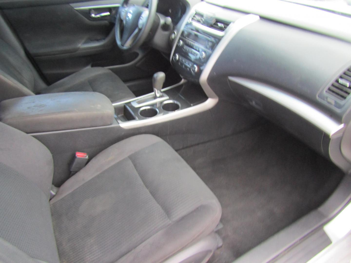 2014 Silver /Gray Nissan Altima 2.5 SL (1N4AL3AP6EN) with an 2.5L L4 DOHC 16V engine, Automatic transmission, located at 15016 S Hwy 231, Midland City, AL, 36350, (334) 983-3001, 31.306210, -85.495277 - Photo#8