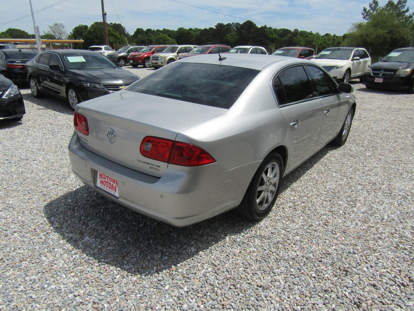 2008 Silver /Gray Buick Lucerne CXL (1G4HD57228U) with an 3.8L V6 OHV 12V engine, Automatic transmission, located at 15016 S Hwy 231, Midland City, AL, 36350, (334) 983-3001, 31.306210, -85.495277 - Photo#5
