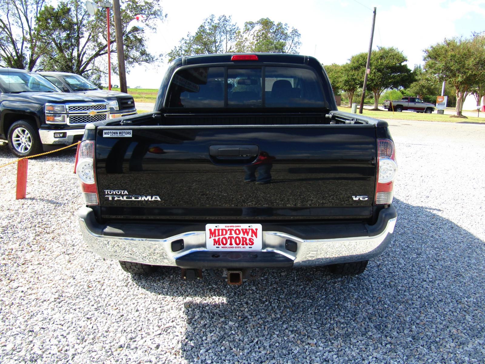 2013 Black /Gray Toyota Tacoma Double Cab V6 4WD (3TMLU4EN0DM) with an 4.0L V6 DOHC 24V engine, Automatic transmission, located at 15016 S Hwy 231, Midland City, AL, 36350, (334) 983-3001, 31.306210, -85.495277 - Photo #6