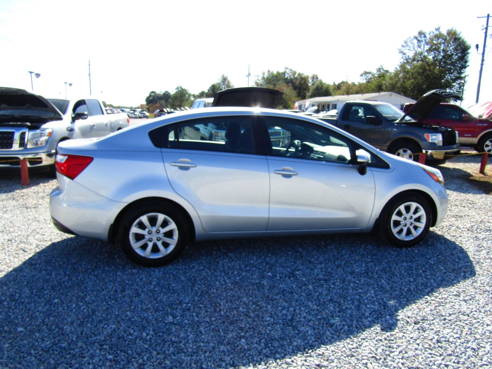 2014 Silver Kia Rio LX (KNADM4A39E6) with an 1.6L L4 DOHC 16V engine, Automatic transmission, located at 15016 S Hwy 231, Midland City, AL, 36350, (334) 983-3001, 31.306210, -85.495277 - Photo #7