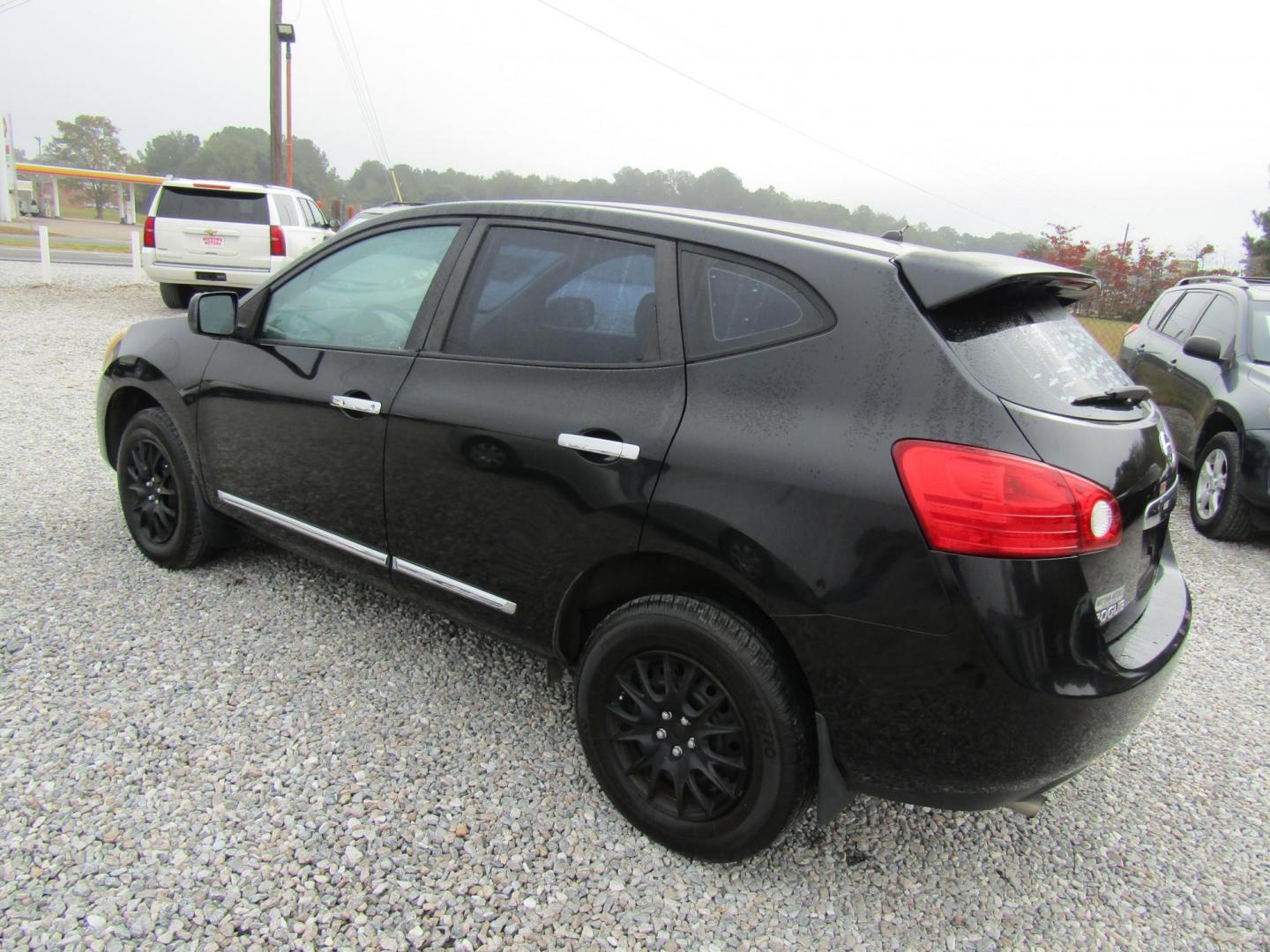 2013 Black /Black Nissan Rogue S 2WD (JN8AS5MT1DW) with an 2.5L L4 DOHC 16V engine, Automatic transmission, located at 15016 S Hwy 231, Midland City, AL, 36350, (334) 983-3001, 31.306210, -85.495277 - Photo#4