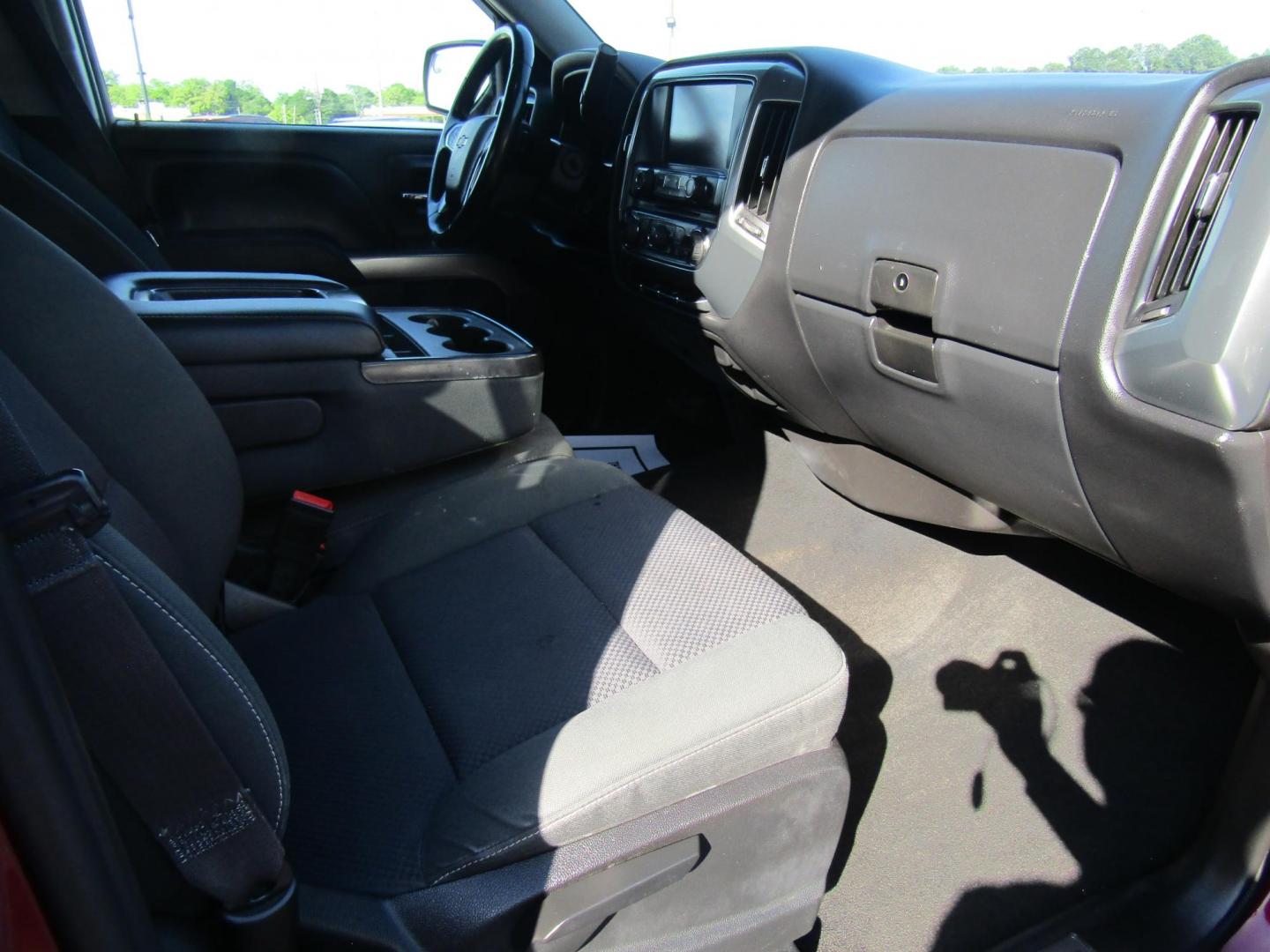 2015 Maroon Chevrolet Silverado 1500 LT Double Cab 4WD (1GCVKREC6FZ) with an 5.3L V8 OHV 16V engine, Automatic transmission, located at 15016 S Hwy 231, Midland City, AL, 36350, (334) 983-3001, 31.306210, -85.495277 - Photo#9