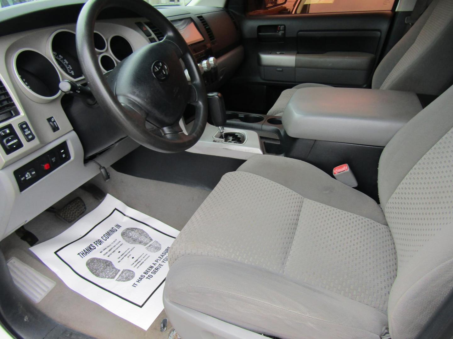 2008 WHITE /Gray Toyota Tundra Base Double Cab 4.0L 2WD (5TFRU54158X) with an 4.0L V6 DOHC 24V engine, Automatic transmission, located at 15016 S Hwy 231, Midland City, AL, 36350, (334) 983-3001, 31.306210, -85.495277 - Photo#3