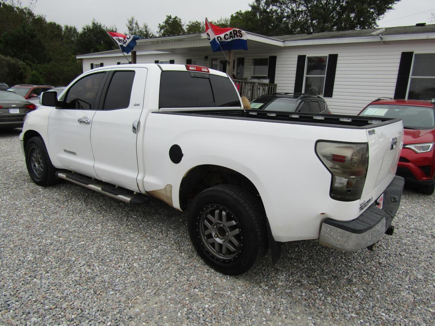 2008 WHITE /Gray Toyota Tundra Base Double Cab 4.0L 2WD (5TFRU54158X) with an 4.0L V6 DOHC 24V engine, Automatic transmission, located at 15016 S Hwy 231, Midland City, AL, 36350, (334) 983-3001, 31.306210, -85.495277 - Photo#5