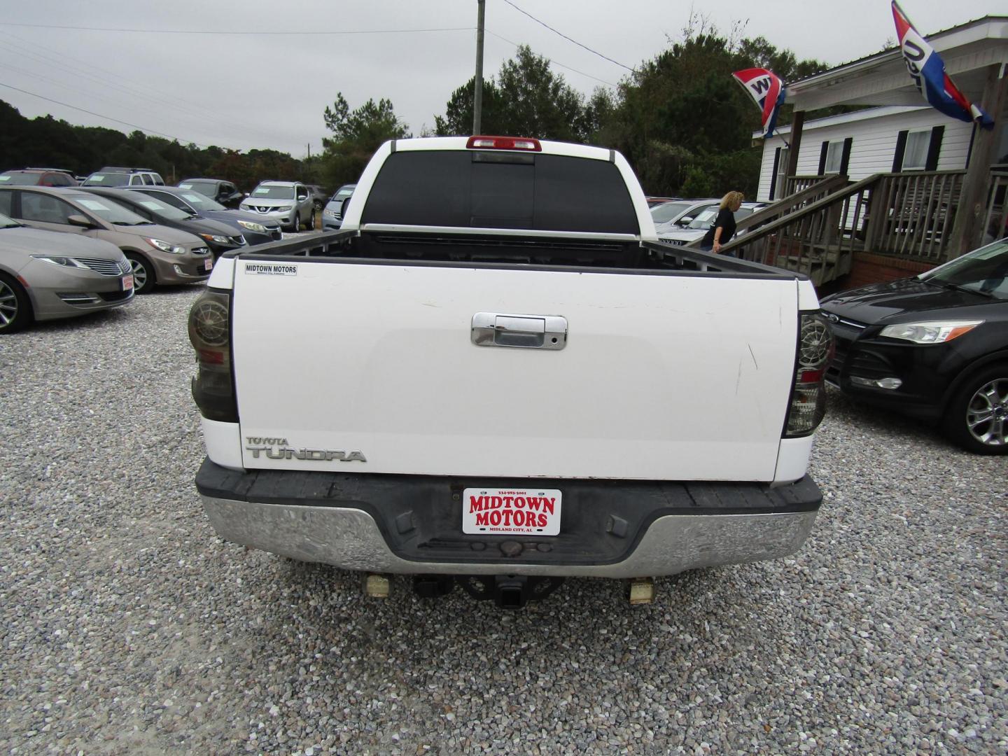 2008 WHITE /Gray Toyota Tundra Base Double Cab 4.0L 2WD (5TFRU54158X) with an 4.0L V6 DOHC 24V engine, Automatic transmission, located at 15016 S Hwy 231, Midland City, AL, 36350, (334) 983-3001, 31.306210, -85.495277 - Photo#6