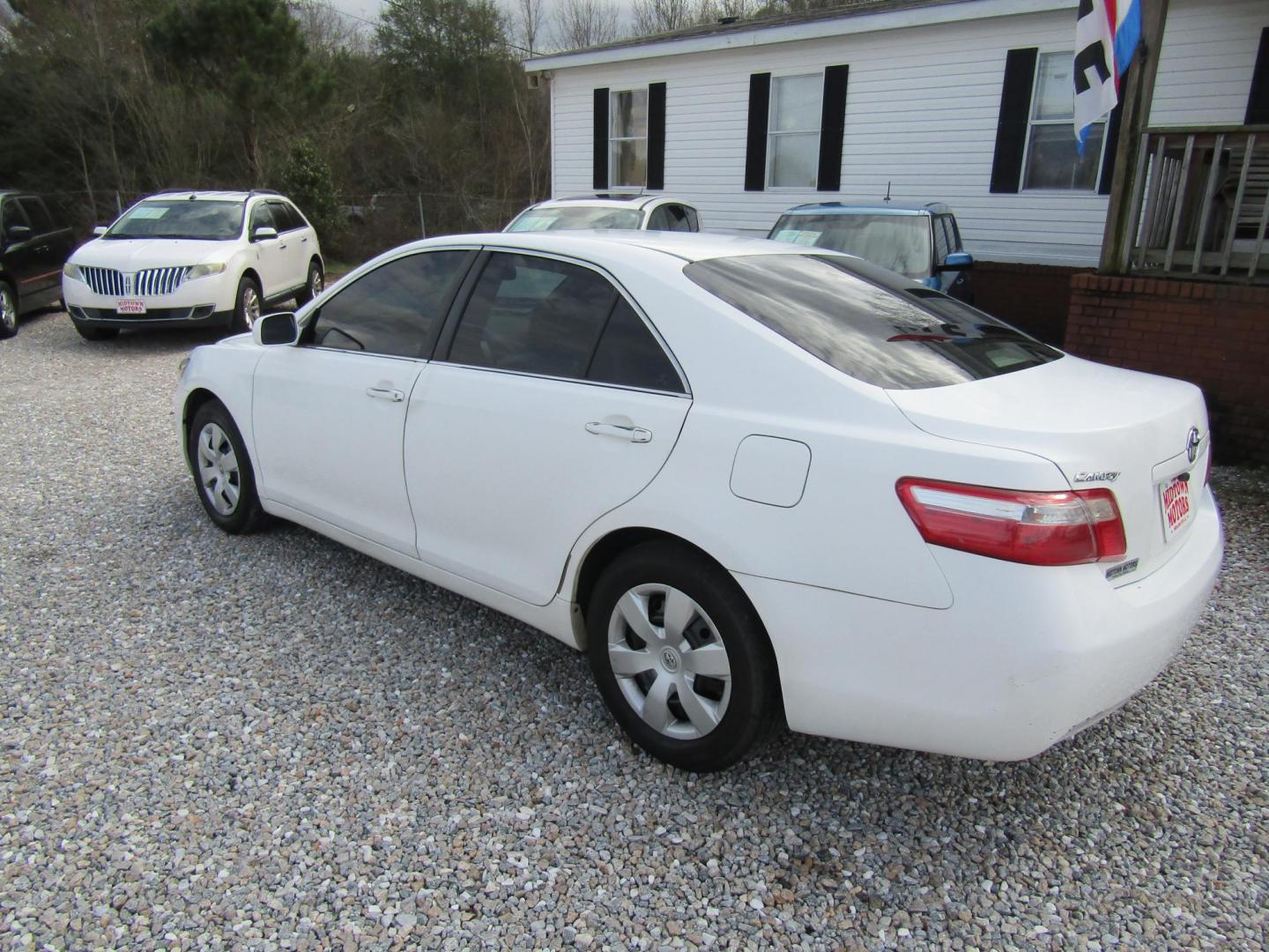 2009 WHITE /Tan Toyota Camry (4T1BE46KX9U) , Automatic transmission, located at 15016 S Hwy 231, Midland City, AL, 36350, (334) 983-3001, 31.306210, -85.495277 - Photo#5