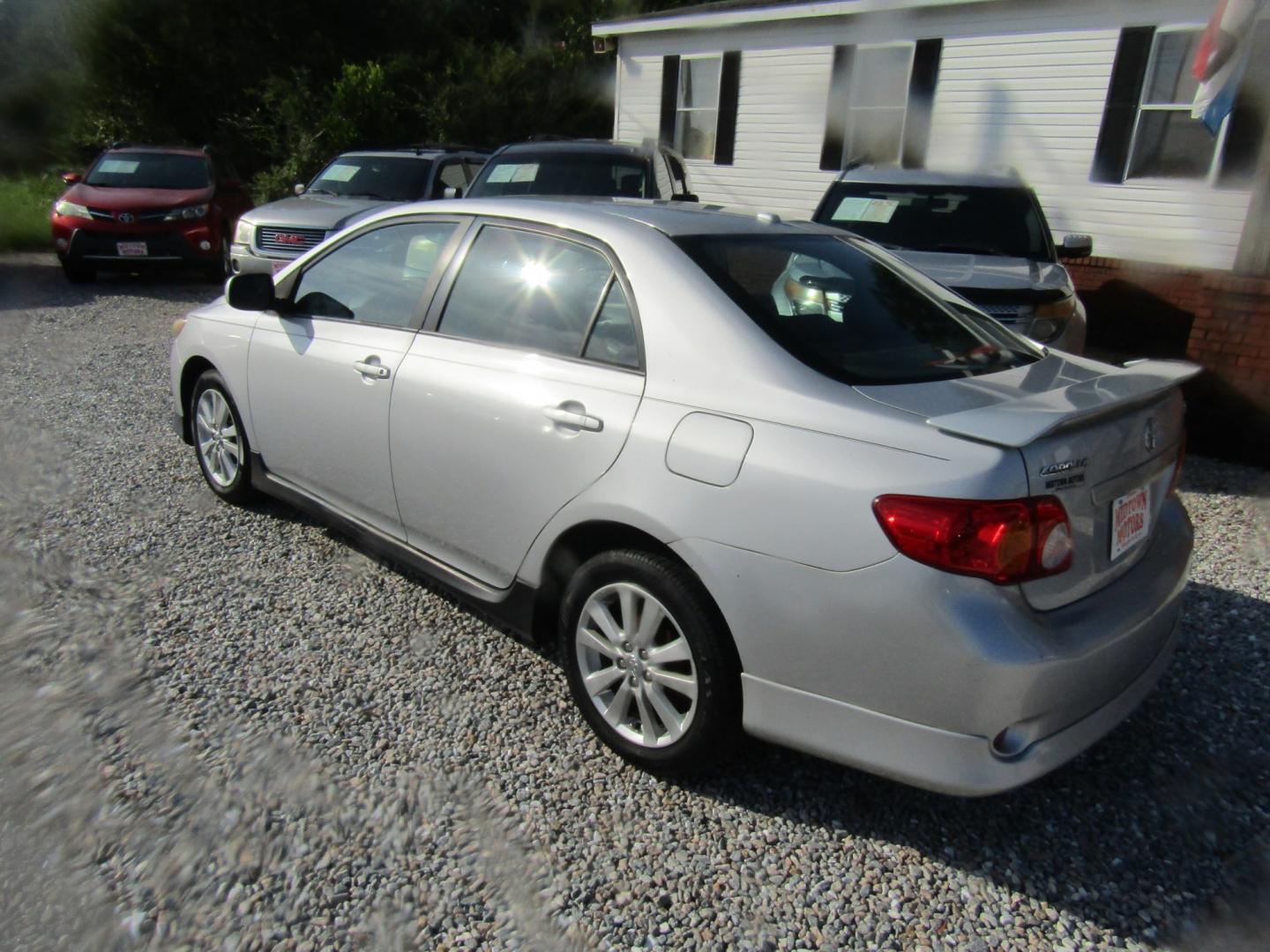 2010 Silver Toyota Corolla Base 4-Speed AT (2T1BU4EEXAC) with an 1.8L L4 DOHC 16V engine, Automatic transmission, located at 15016 S Hwy 231, Midland City, AL, 36350, (334) 983-3001, 31.306210, -85.495277- Photo#5