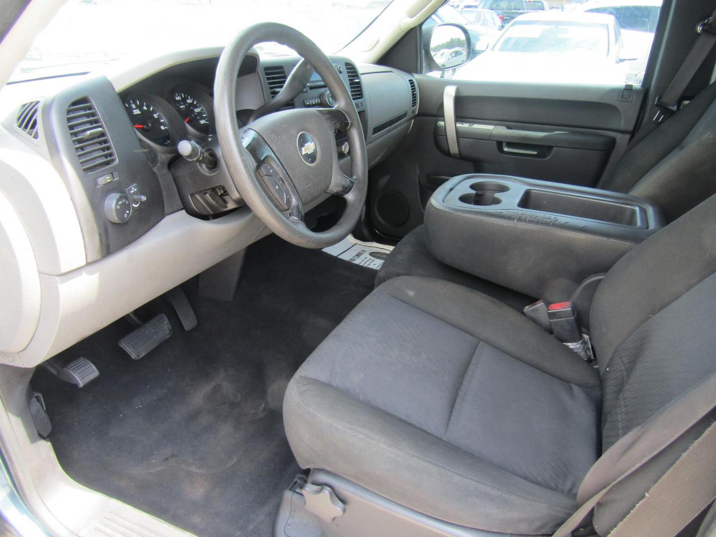 2010 Blue Chevrolet Silverado 1500 LS Extended Cab 2WD (1GCSCREA4AZ) with an 4.8L V8 OHV 16V engine, Automatic transmission, located at 15016 S Hwy 231, Midland City, AL, 36350, (334) 983-3001, 31.306210, -85.495277 - Photo#3