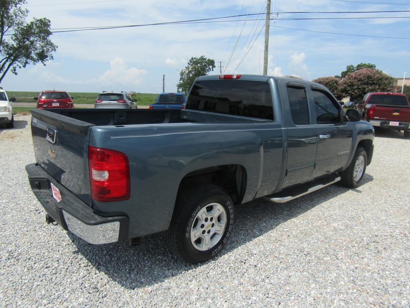 2010 Blue Chevrolet Silverado 1500 LS Extended Cab 2WD (1GCSCREA4AZ) with an 4.8L V8 OHV 16V engine, Automatic transmission, located at 15016 S Hwy 231, Midland City, AL, 36350, (334) 983-3001, 31.306210, -85.495277 - Photo#7