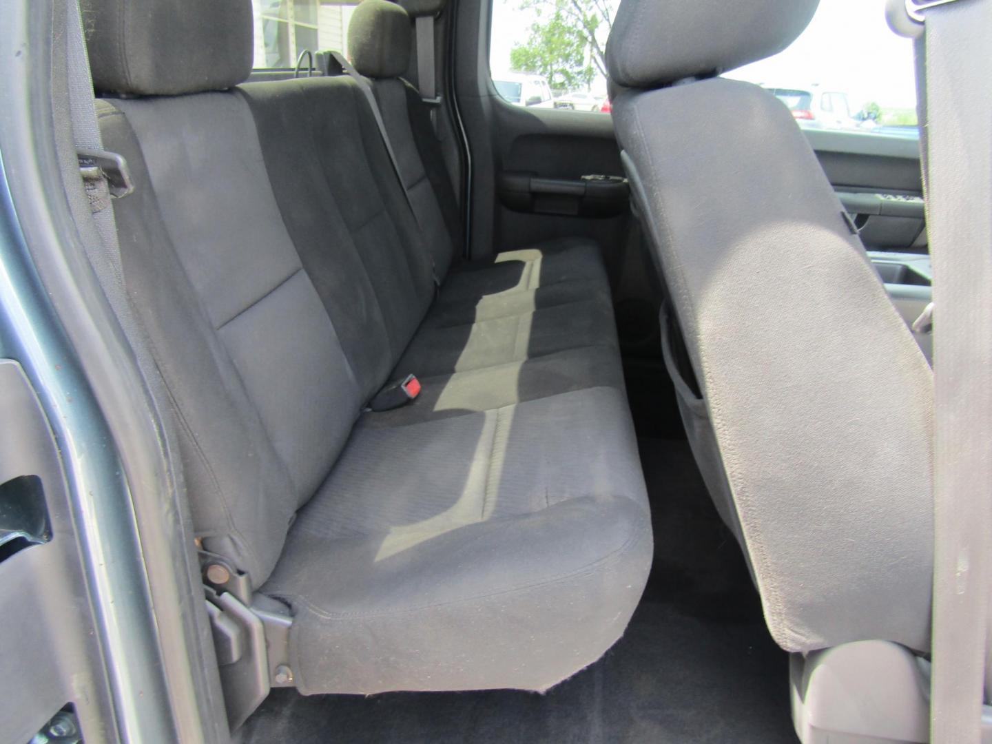 2010 Blue Chevrolet Silverado 1500 LS Extended Cab 2WD (1GCSCREA4AZ) with an 4.8L V8 OHV 16V engine, Automatic transmission, located at 15016 S Hwy 231, Midland City, AL, 36350, (334) 983-3001, 31.306210, -85.495277 - Photo#8