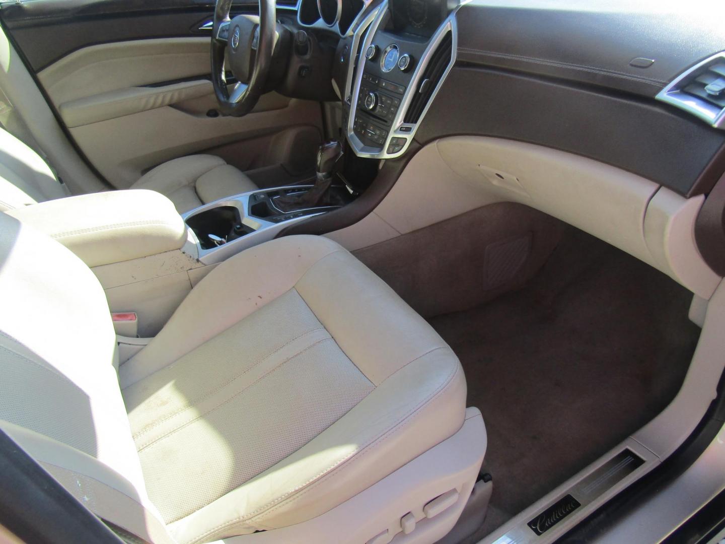 2012 Gold Cadillac SRX Premium (3GYFNCE36CS) with an 3.6L V6 DOHC 24V FFV engine, Automatic transmission, located at 15016 S Hwy 231, Midland City, AL, 36350, (334) 983-3001, 31.306210, -85.495277 - Photo#7