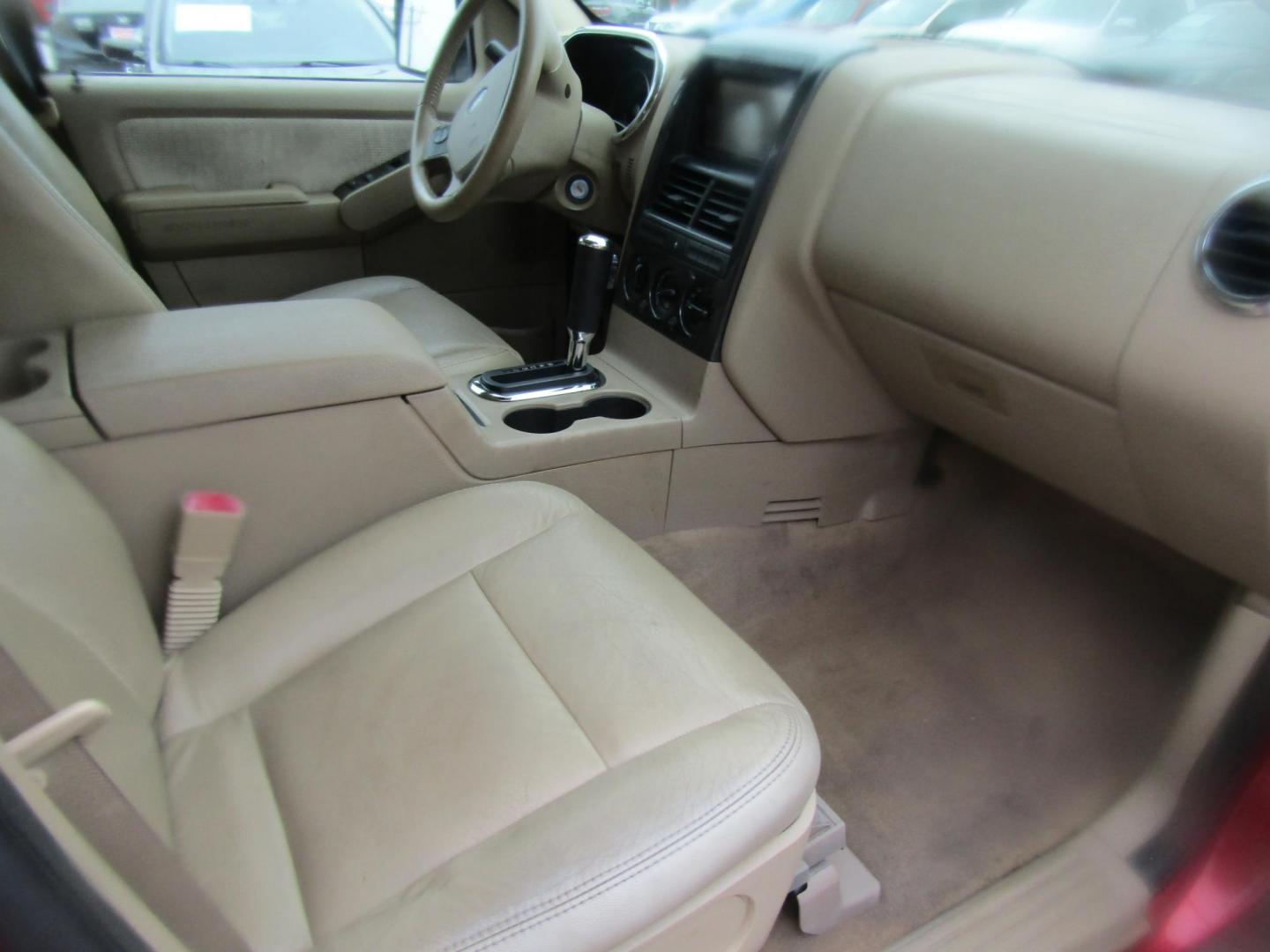 2008 Red /Tan Ford Explorer XLT 4.0L 2WD (1FMEU63E58U) with an 4.0L V6 SOHC 16V engine, Automatic transmission, located at 15016 S Hwy 231, Midland City, AL, 36350, (334) 983-3001, 31.306210, -85.495277 - Photo#9
