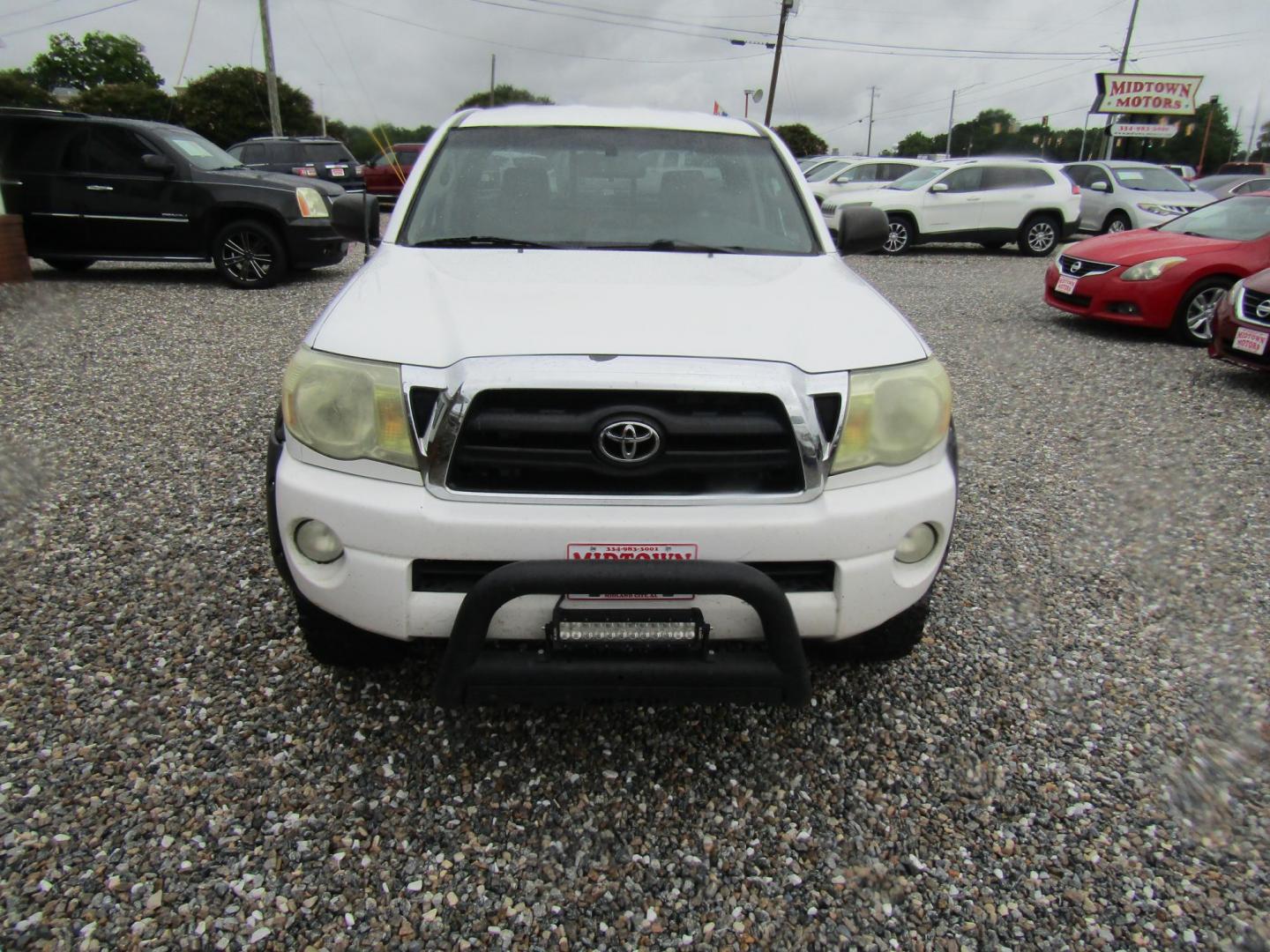 2008 White /Tan Toyota Tacoma PreRunner Access Cab V6 2WD (5TETU62N78Z) with an 4.0L V6 DOHC 24V engine, Automatic transmission, located at 15016 S Hwy 231, Midland City, AL, 36350, (334) 983-3001, 31.306210, -85.495277 - Photo#1