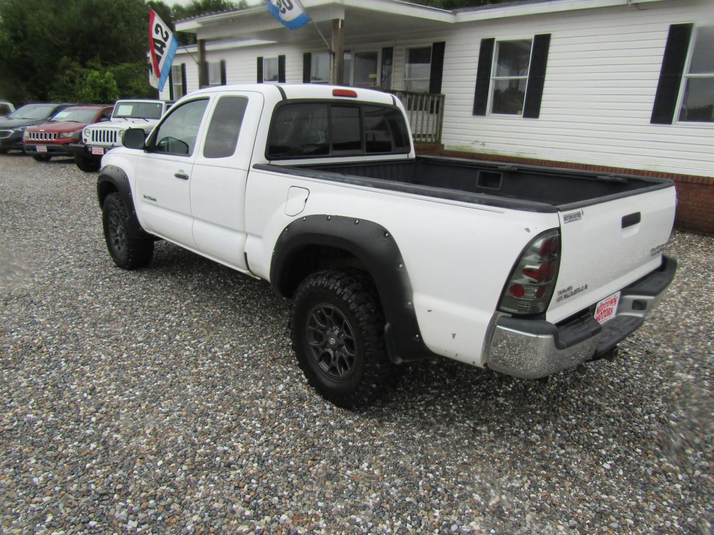 2008 White /Tan Toyota Tacoma PreRunner Access Cab V6 2WD (5TETU62N78Z) with an 4.0L V6 DOHC 24V engine, Automatic transmission, located at 15016 S Hwy 231, Midland City, AL, 36350, (334) 983-3001, 31.306210, -85.495277 - Photo#5