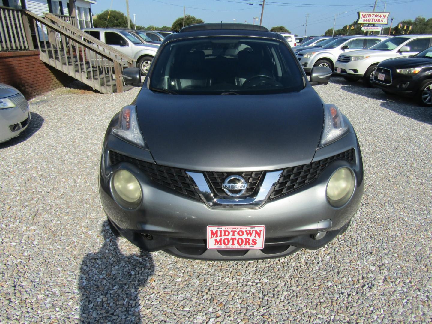 2015 Gray Nissan Juke S FWD (JN8AF5MR4FT) with an 1.6L L4 DOHC 16V engine, Automatic transmission, located at 15016 S Hwy 231, Midland City, AL, 36350, (334) 983-3001, 31.306210, -85.495277- Photo#1