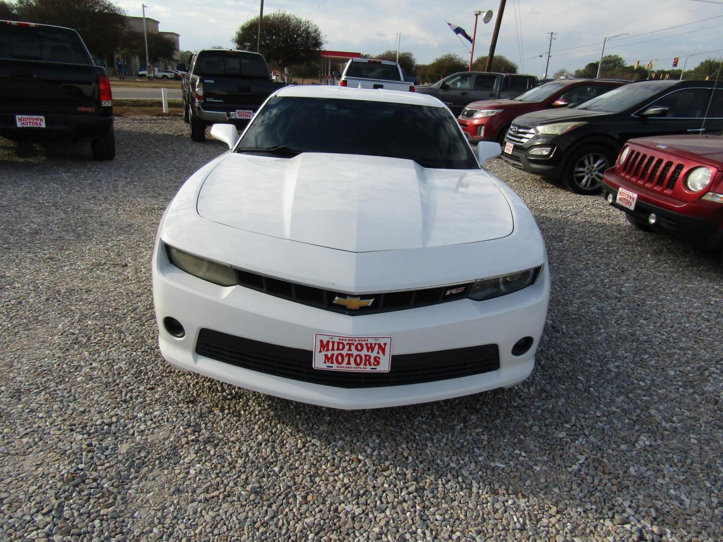 2014 White Chevrolet Camaro Coupe 1LT (2G1FB1E32E9) with an 3.6L V6 DOHC 24V FFV engine, Automatic transmission, located at 15016 S Hwy 231, Midland City, AL, 36350, (334) 983-3001, 31.306210, -85.495277 - Photo#1