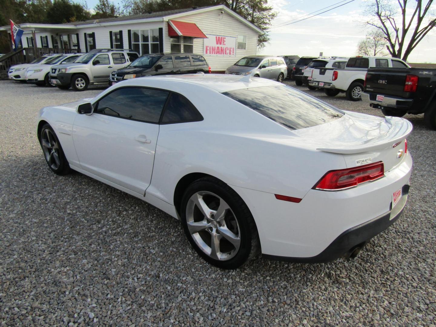 2014 White Chevrolet Camaro Coupe 1LT (2G1FB1E32E9) with an 3.6L V6 DOHC 24V FFV engine, Automatic transmission, located at 15016 S Hwy 231, Midland City, AL, 36350, (334) 983-3001, 31.306210, -85.495277 - Photo#5