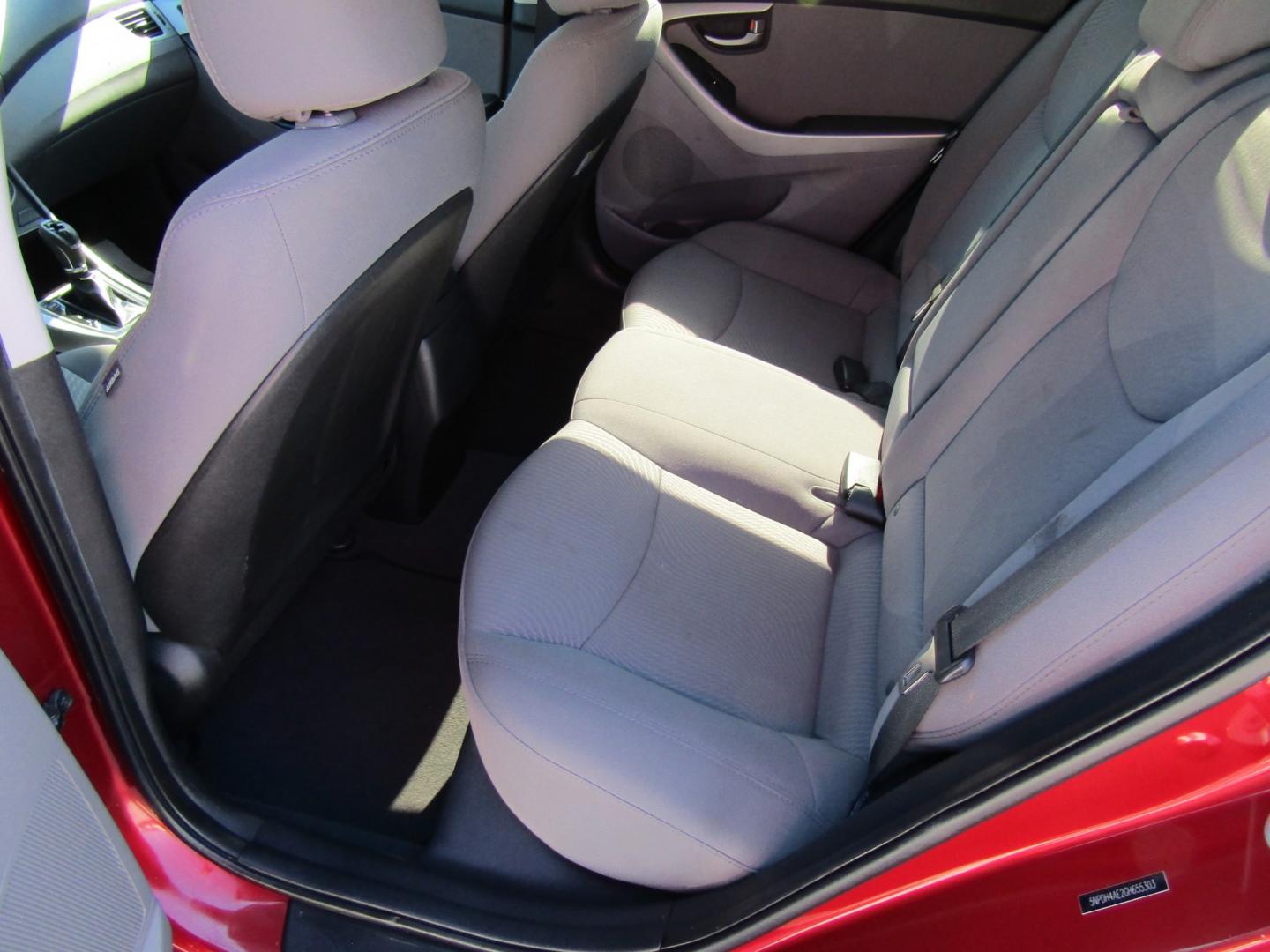 2016 Red /Gray Hyundai Elantra Limited (5NPDH4AE2GH) with an 1.8L L4 DOHC 16V engine, Automatic transmission, located at 15016 S Hwy 231, Midland City, AL, 36350, (334) 983-3001, 31.306210, -85.495277- Photo#4
