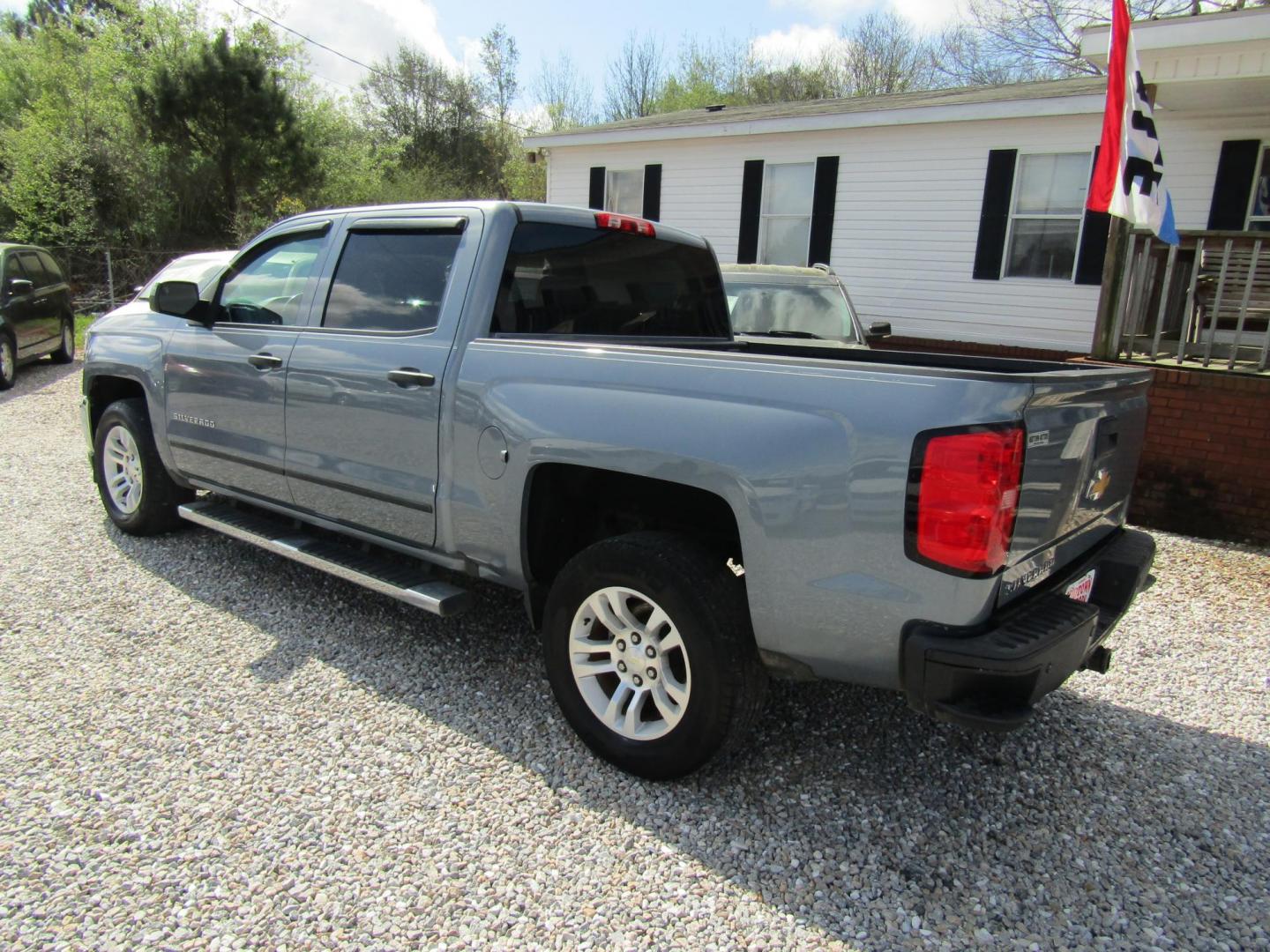 2016 Gray /Gray Chevrolet Silverado 1500 (3GCPCREC0GG) with an V8 engine, Automatic transmission, located at 15016 S Hwy 231, Midland City, AL, 36350, (334) 983-3001, 31.306210, -85.495277 - Photo#4