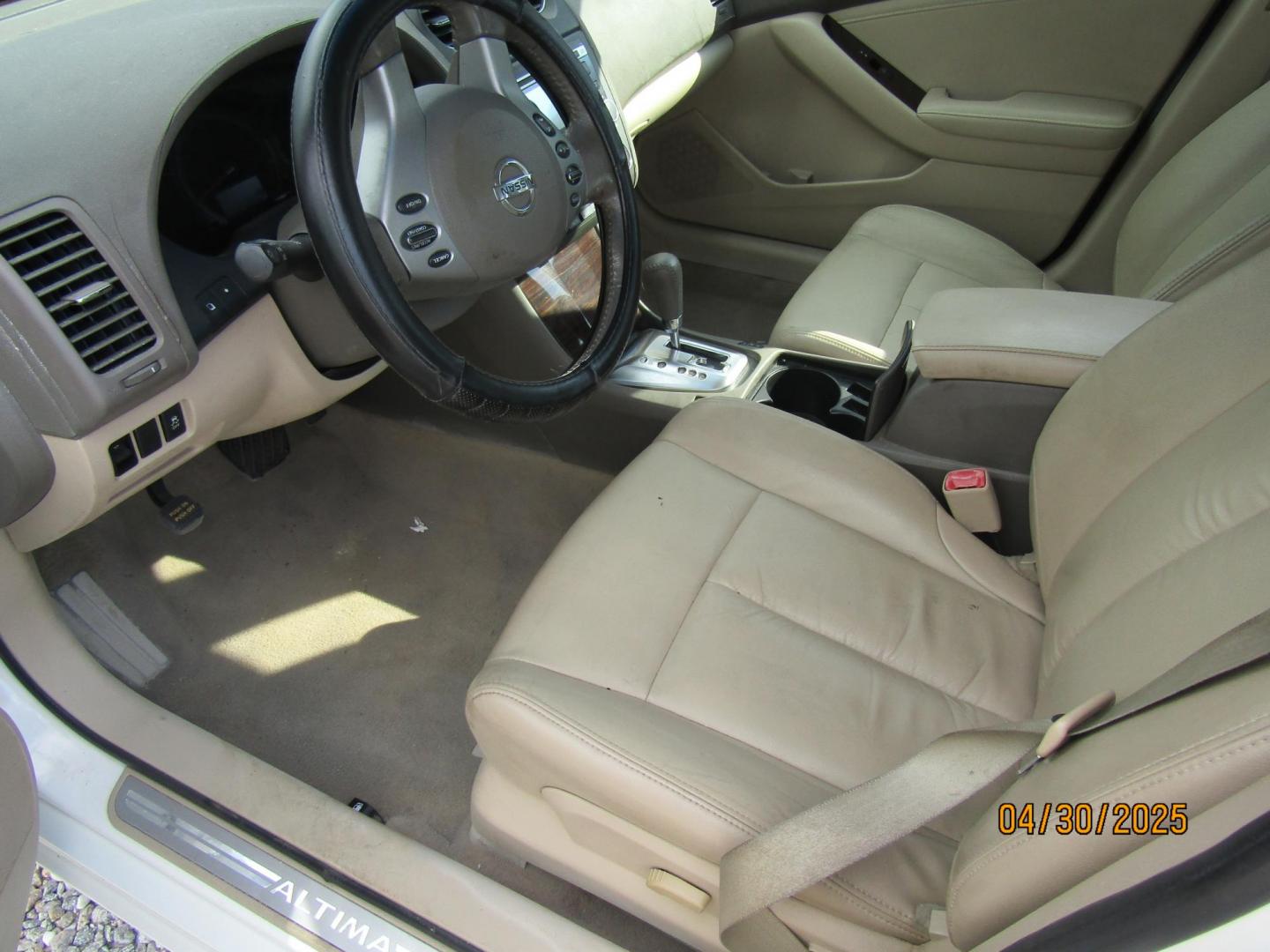 2012 White /Tan Nissan Altima 2.5 S (1N4AL2AP8CN) with an 2.5L L4 DOHC 16V engine, Automatic transmission, located at 15016 S Hwy 231, Midland City, AL, 36350, (334) 983-3001, 31.306210, -85.495277 - Photo#3
