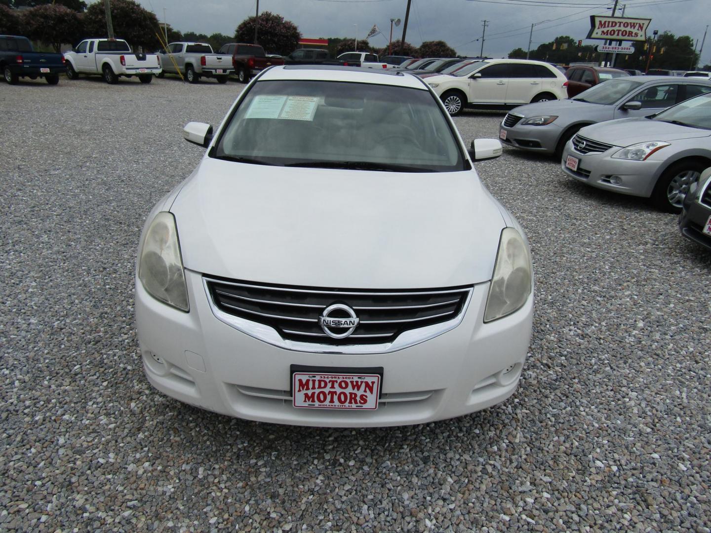 2012 White /Tan Nissan Altima 2.5 S (1N4AL2AP8CN) with an 2.5L L4 DOHC 16V engine, Automatic transmission, located at 15016 S Hwy 231, Midland City, AL, 36350, (334) 983-3001, 31.306210, -85.495277 - Photo#1