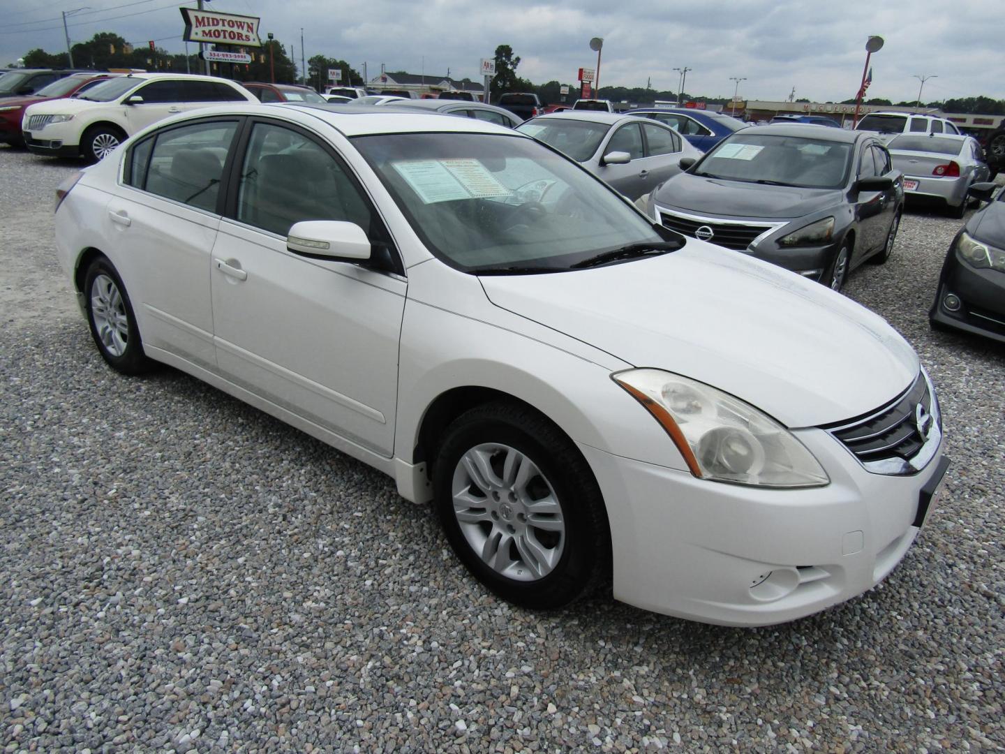 2012 White /Tan Nissan Altima 2.5 S (1N4AL2AP8CN) with an 2.5L L4 DOHC 16V engine, Automatic transmission, located at 15016 S Hwy 231, Midland City, AL, 36350, (334) 983-3001, 31.306210, -85.495277 - Photo#0