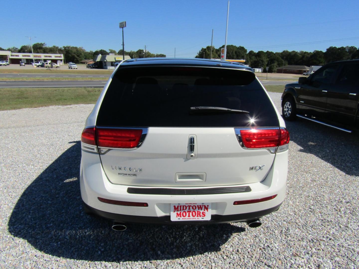 2013 White /Tan Lincoln MKX FWD (2LMDJ6JK8DB) with an 3.7L V6 DOHC 24V engine, Automatic transmission, located at 15016 S Hwy 231, Midland City, AL, 36350, (334) 983-3001, 31.306210, -85.495277 - Photo#5