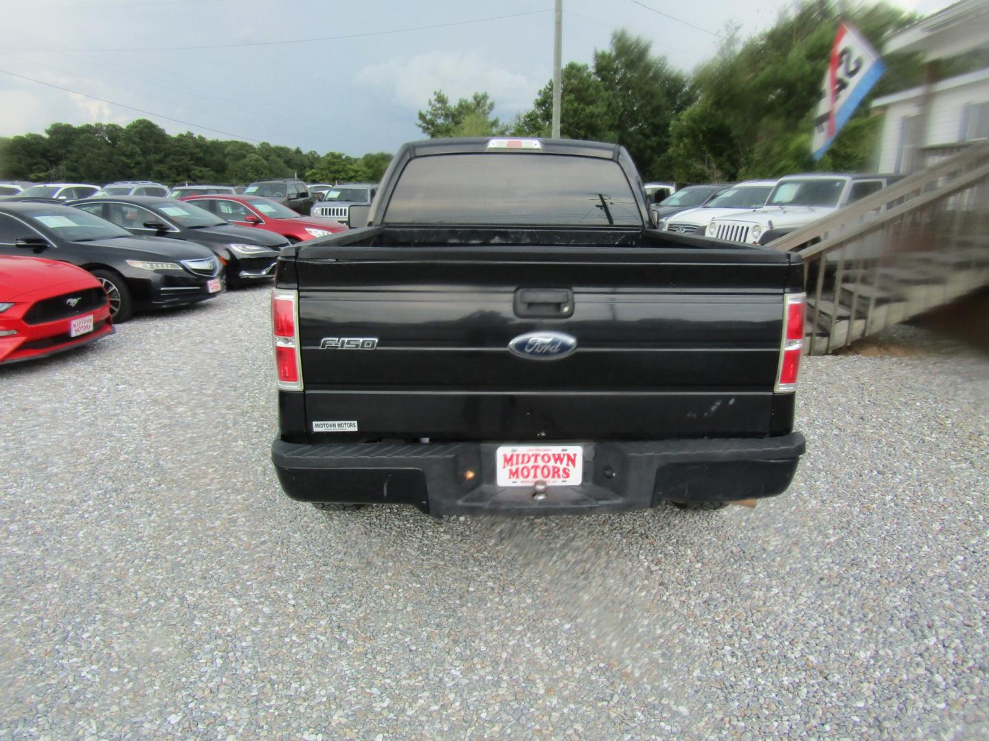 2010 Black /Gray Ford F-150 STX 6.5-ft. Bed 2WD (1FTMF1CW8AK) with an 4.6L V8 SOHC 24V engine, Automatic transmission, located at 15016 S Hwy 231, Midland City, AL, 36350, (334) 983-3001, 31.306210, -85.495277- Photo#5