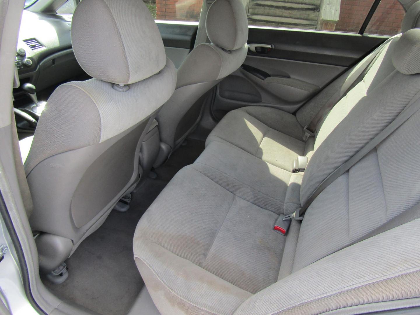 2010 Silver Honda Civic LX Sedan 5-Speed AT (19XFA1F51AE) with an 1.8L L4 SOHC 16V engine, Automatic transmission, located at 15016 S Hwy 231, Midland City, AL, 36350, (334) 983-3001, 31.306210, -85.495277 - Photo#3