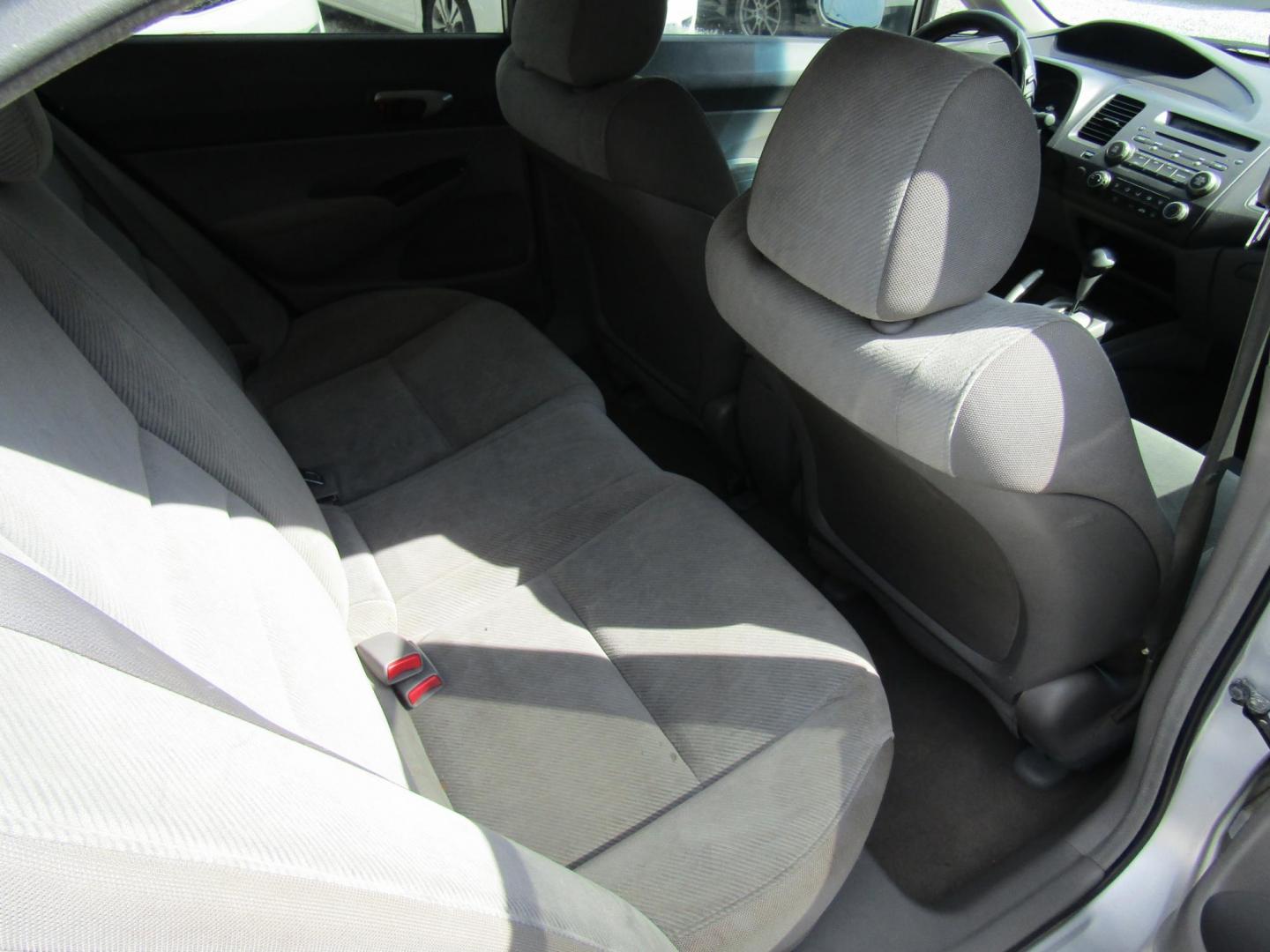 2010 Silver Honda Civic LX Sedan 5-Speed AT (19XFA1F51AE) with an 1.8L L4 SOHC 16V engine, Automatic transmission, located at 15016 S Hwy 231, Midland City, AL, 36350, (334) 983-3001, 31.306210, -85.495277 - Photo#7