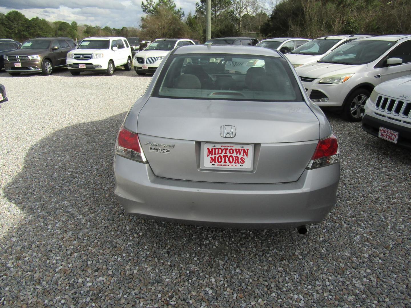 2008 Silver Honda Accord LX Sedan AT (1HGCP26388A) with an 2.4L L4 DOHC 16V engine, Automatic transmission, located at 15016 S Hwy 231, Midland City, AL, 36350, (334) 983-3001, 31.306210, -85.495277 - Photo#6