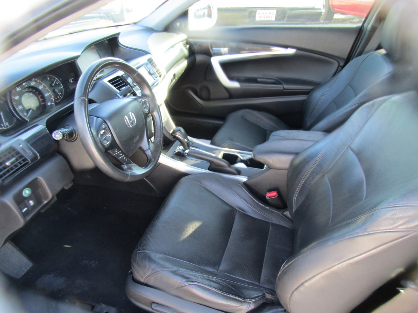 2013 Silver Honda Accord EX-L Coupe CVT (1HGCT1B88DA) with an 2.4L L4 DOHC 16V engine, Automatic transmission, located at 15016 S Hwy 231, Midland City, AL, 36350, (334) 983-3001, 31.306210, -85.495277- Photo#3